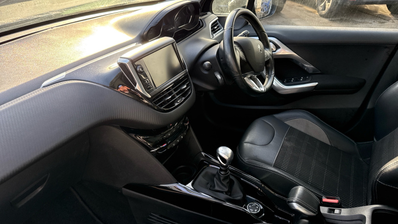 Peugeot 2008 1.2 PureTech 110 Allure Premium 5dr Petrol Estate